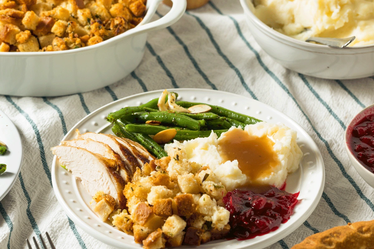 Thanksgiving meal packs